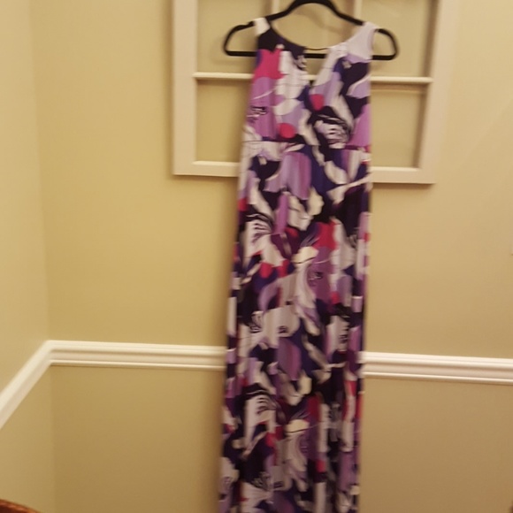 Dress - Picture 3 of 4